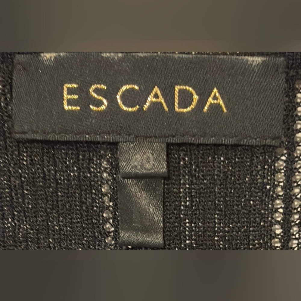 Luxury Designer Escada 45% Wool Floral Embroidery Sweater Size 6-8US Sku#73 - Picture 4 of 9